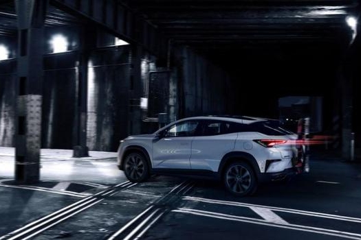 未来派汽车提前到来，内外炫酷科幻，中国造今非昔比