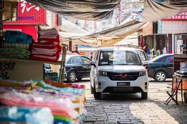 买了辆五菱宏光PLUS，跑了2000公里后，车主感慨：没毛病