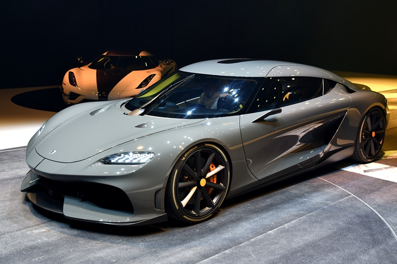 恒大又发新车了，这次是和一家超跑公司合作造的！不叫恒骋