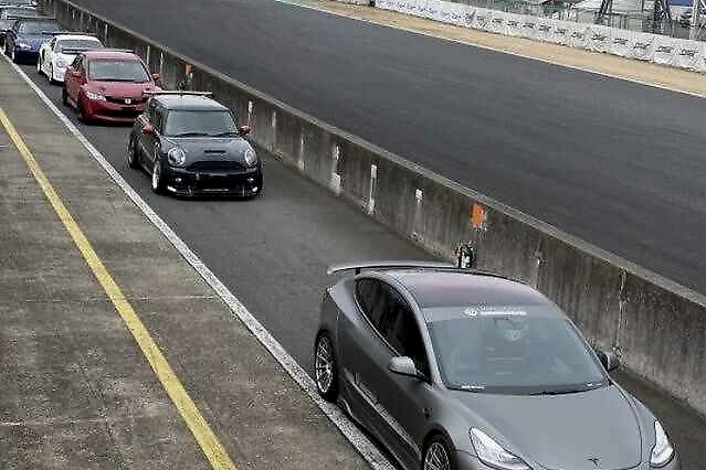 电车也有原厂改装套件？特斯拉为Model 3推出4万元的赛道套件