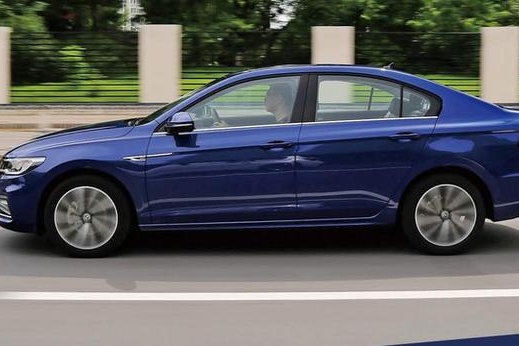 除了朗逸大众还有这款A级家轿 油耗仅7L 能买吗？