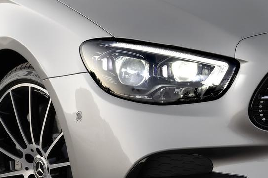 奔驰设计竟倒退了？E级取消立标设计，凉了国人的心