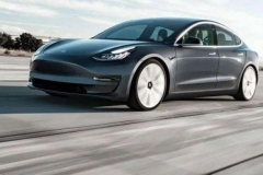 特斯拉一国产就减配？芯片缩水惹争议，网友：退一赔三