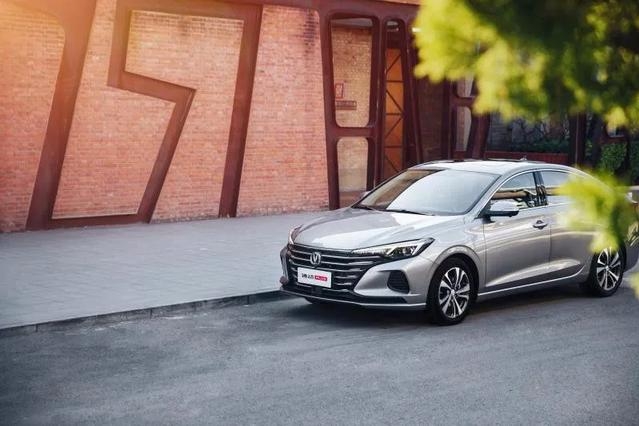 预售7.29万元起，加了“PLUS“的长安逸动又要成为爆款？