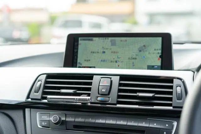 现在车载导航这么普及，为什么大家还是坚持用手机来导航？