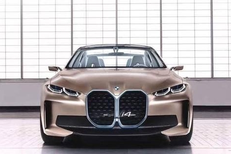 纯电动BMW i4概念车首发，“笑面虎”前脸造型侵略性十足