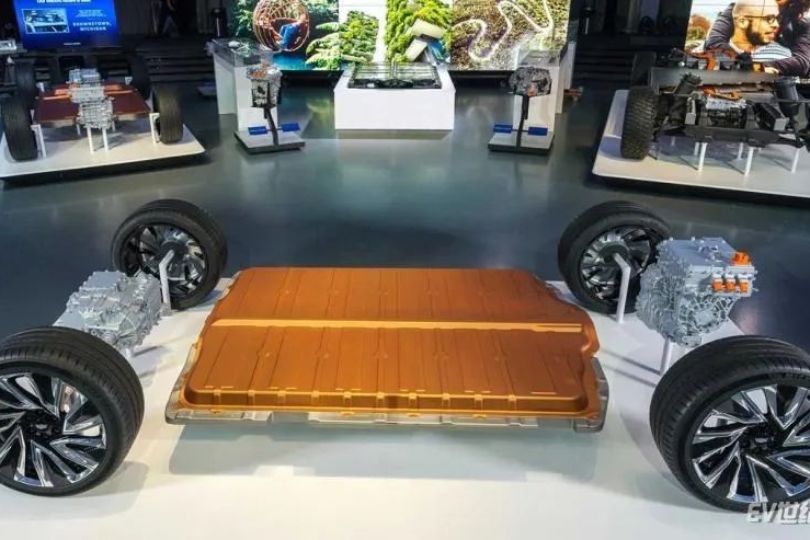 通用加快电气化转型：BEV3平台+Ultium电池+数十款电动车