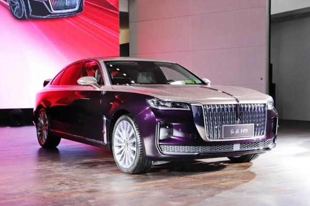 国产真的崛起了！这车比A6L更大气，内饰比E级还豪华，开出去有面