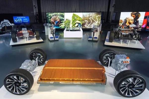 200亿美元豪赌电动化，通用的果决与“焦燥”