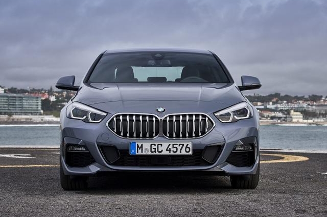 宝马一系沦为成“街车”，宝马新2系开展正面刚奔驰！