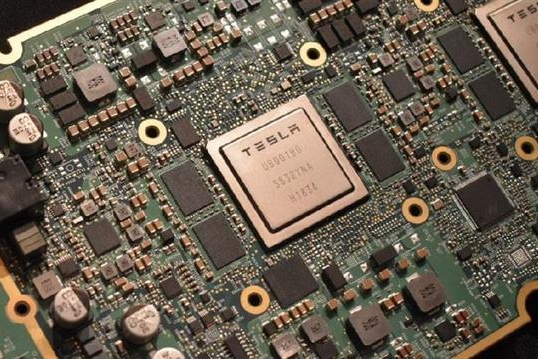 特斯拉“减配”惹争议，免费更换是否合理？