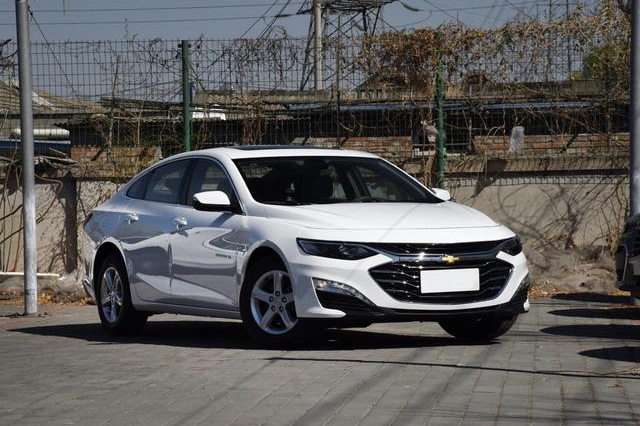 低配10万多的合资B级车，车长4米9，油耗5.8L比雅阁还低