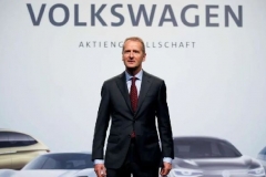 和迪斯站的最近的人丨汽车预言家