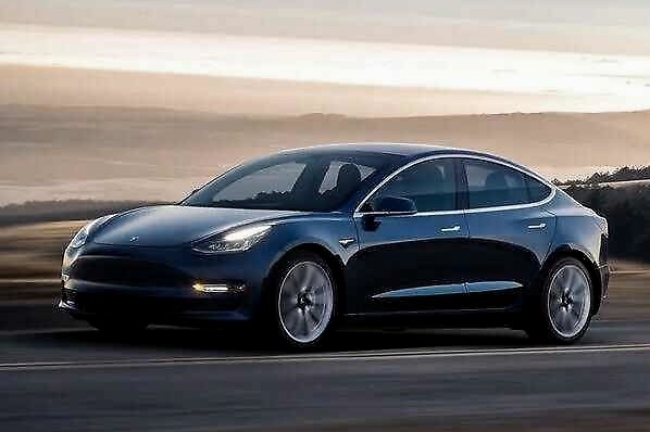 特斯拉1月注册量猛跌46%，因芯片风波销量难反弹？