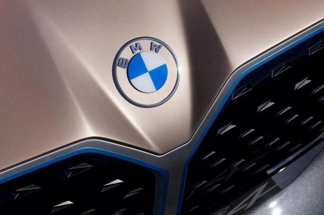 减配？宝马新LOGO寓意着更多开放和清晰的信号，i4概念车正式亮相