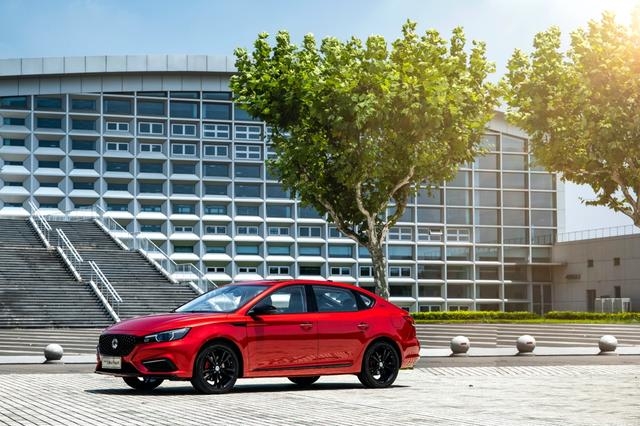 汽车电影文化圆桌派——百年来从银幕到现实身边的梦想旅程