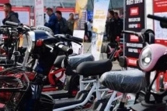 地铁开始限流，拥有6大好处的电动车遭抢购