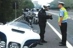 摩托车可以上高速了, 会给汽车主带来什么影响?