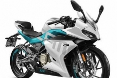 铃木极客飒250进入国内后和最近上市的春风250SR你会选谁