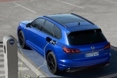 途锐R：新大众式高性能｜线上日内瓦