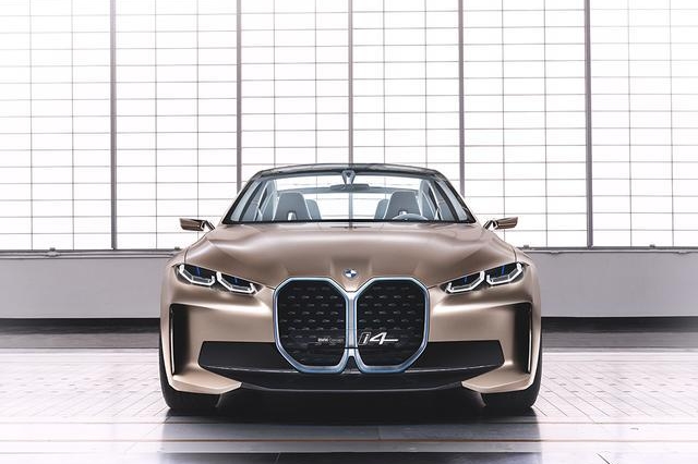 宝马发力了，又一款纯电车型曝光，网友：比特斯拉漂亮太多了！