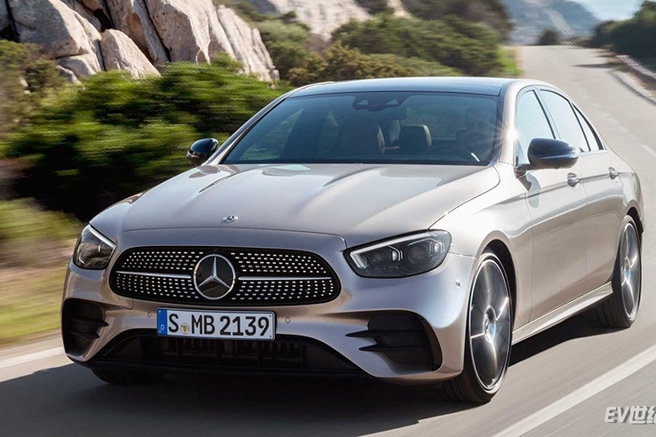 奔驰中期改款E级发布：新外观、新L6和新的插混版E350e