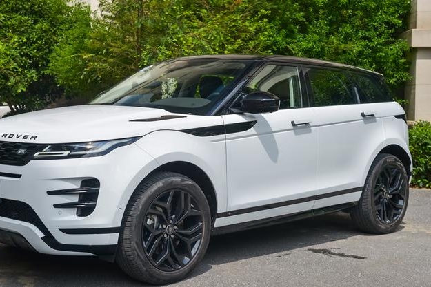 最高降7万，标配四驱还能透视底盘，路虎极光为什么还是卖不动？