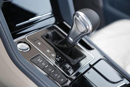 自动挡的手动模式当成摆设？开了5年车，差点以为没这个功能