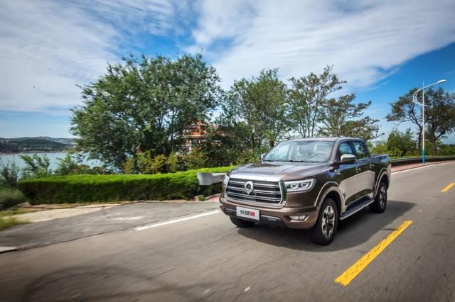 一车多用，豪华有格调，这台皮卡最低12.68万就可购买