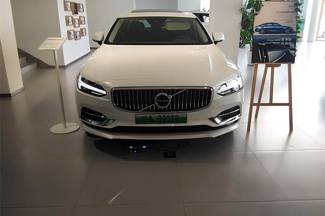 稳重的外表下是一颗“狂野”的心，百公里加速仅7.2秒