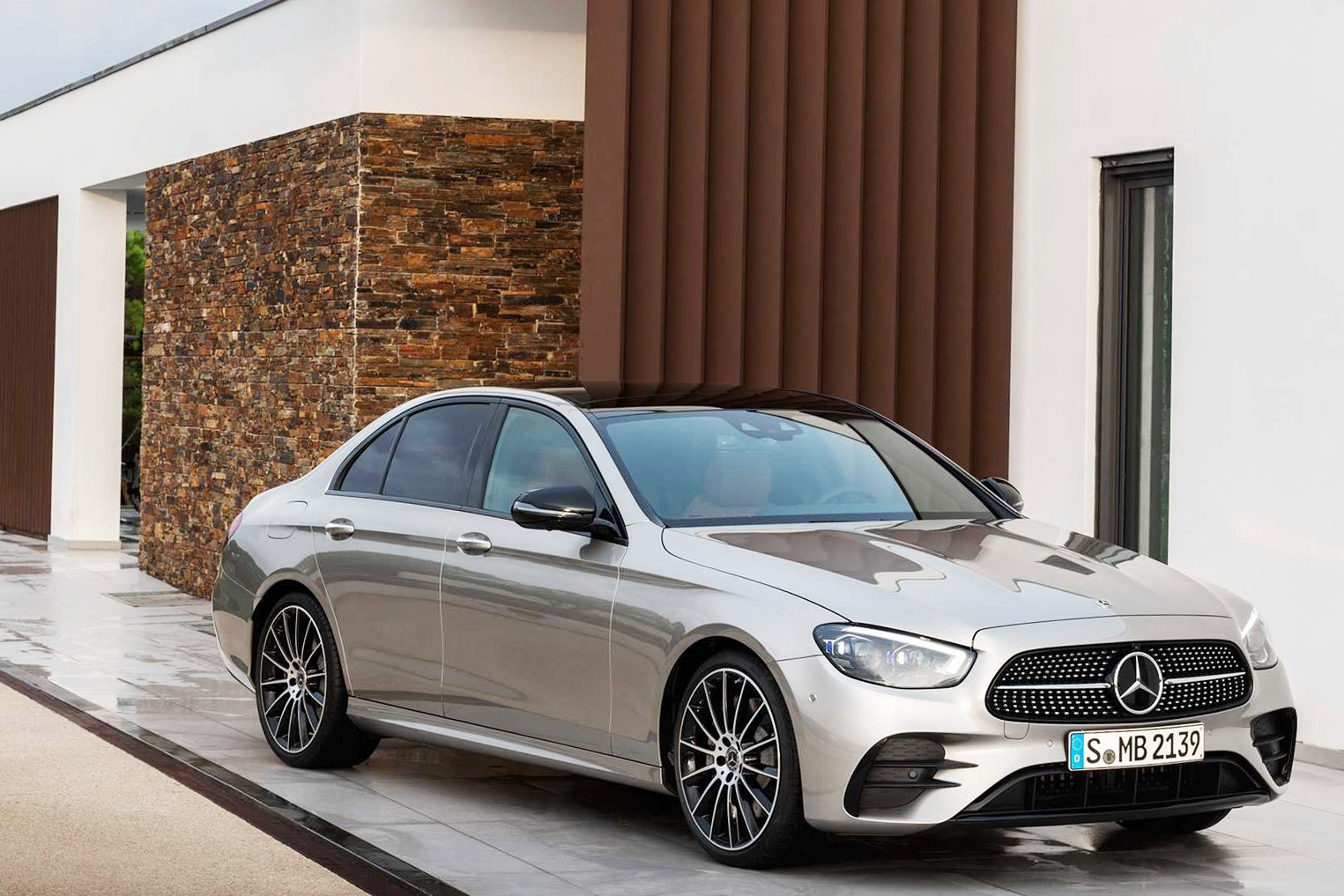 全新奔驰E级亮相！这么运动，中国该如何特供？