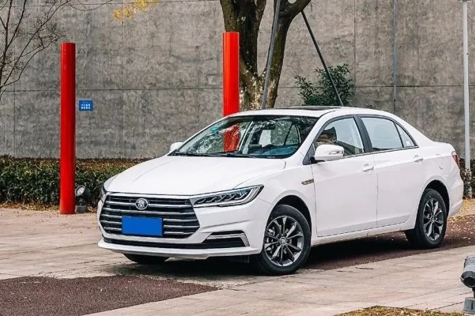 7万元最省油精品家轿，实测比亚迪全新秦燃油｜百里挑战