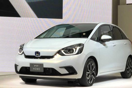 首月订单破3万？网友：这车要是火不了，那才是真的奇怪