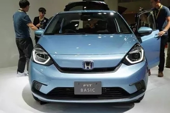 飞度和高尔夫等三款合资小车换代，新老对比谁更让人期待