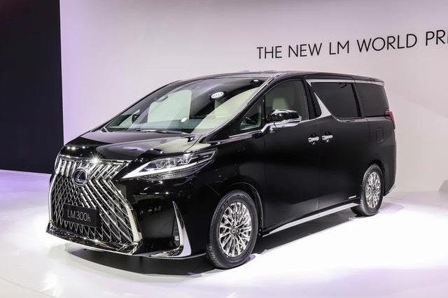 雷克萨斯LM正式上市，它能甩加价王“埃尔法”两条街吗？