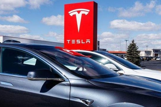 特斯拉承认减配，但这事早晚都得来