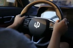 15万内唯一双门四座轿跑，开上路个性帅气又拉风