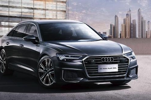 车长5米5，还配3.0T 6缸引擎，售价还仅40万起，却有着7系气质