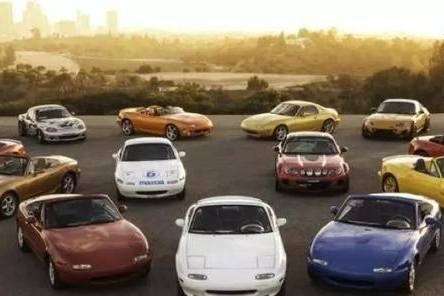 马自达MX-5告诉你跑车不一定都是帅气拉风的，也有可能是小巧可爱