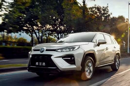 产品力大同小异、价格高度重合，威兰达和荣放该怎么选？