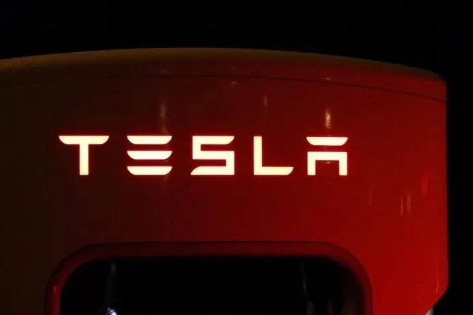 假如特斯拉随地吐痰｜李子曰