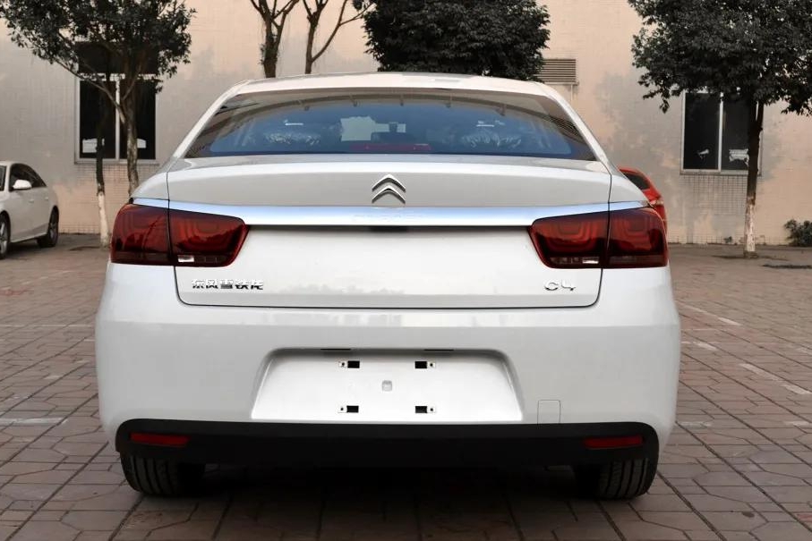 优惠后不足9万的雪铁龙世嘉，一台踏实可靠的家用车