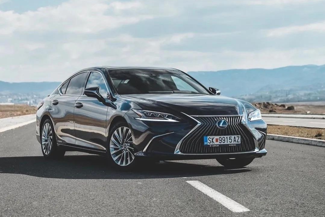 买豪华品牌就图这个，最“要脸”的还属奔驰