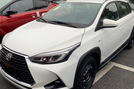 小型车市场新晋销冠，外观跨界范十足，适合年轻人