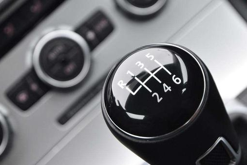 仅剩1%，美国手动挡新车已成“病危物种”，便宜成其唯一优势？