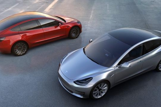 中流砥柱，家用之选！30万除了特斯拉还有哪些新能源选择？