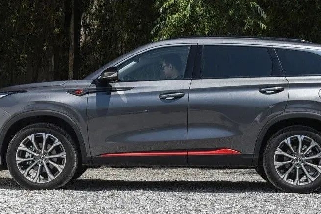 长安CS75 PLUS购车手册：持续月销2万辆，哪一款最值得买？