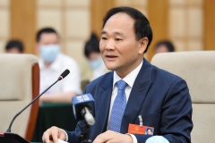 李书福：非常时期 保持平常心