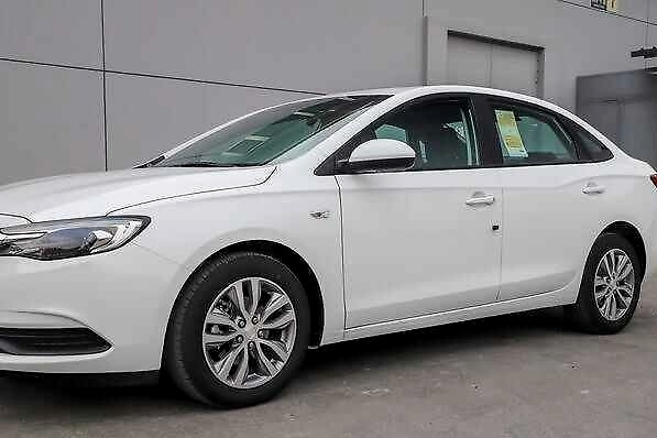 别克英朗降至9w重回巅峰！搭四缸1.5L+6AT，4月销量突破两万台