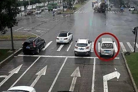 “违章信息”别傻傻的直接去处理，交警：这6个违章可以撤销